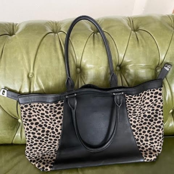 Designer AKRIS handbag - Picture 3 of 6